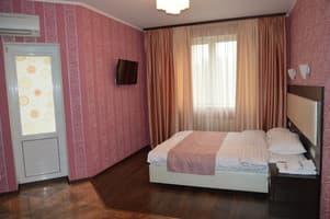 Мини-отель Home Comfort Hotel Левобережная МВЦ. Полулюкс двухместный  10