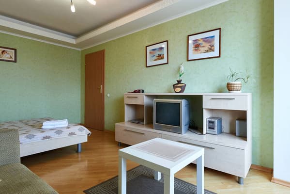 Home Hotel ул. Евгения Сверстюка 8 5