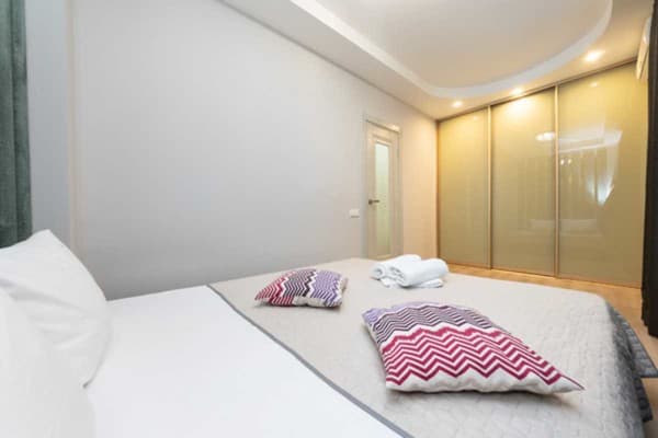 двухкомнатная на бульваре Леси Украинки 20 4